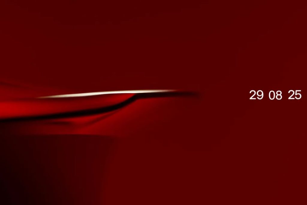 Leapmotor B10 será produzido em fábrica espanhola da Stellantis 5 Imagem teaser da Tesla com spoiler traseiro, sugerindo o lançamento do Model Y Performance