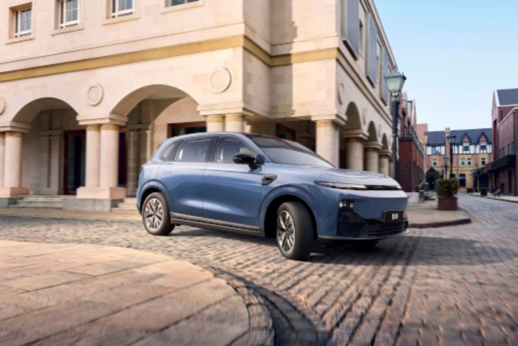 Chegou o Model Y Performance. Conheça as caraterísticas e o preço 8 Leapmotor B10 Espanha fábrica Stellantis