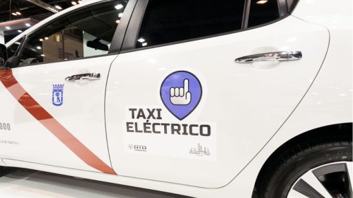 Táxis elétricos ganham força em Espanha com o Toyota bZ4X 9 Táxis elétricos