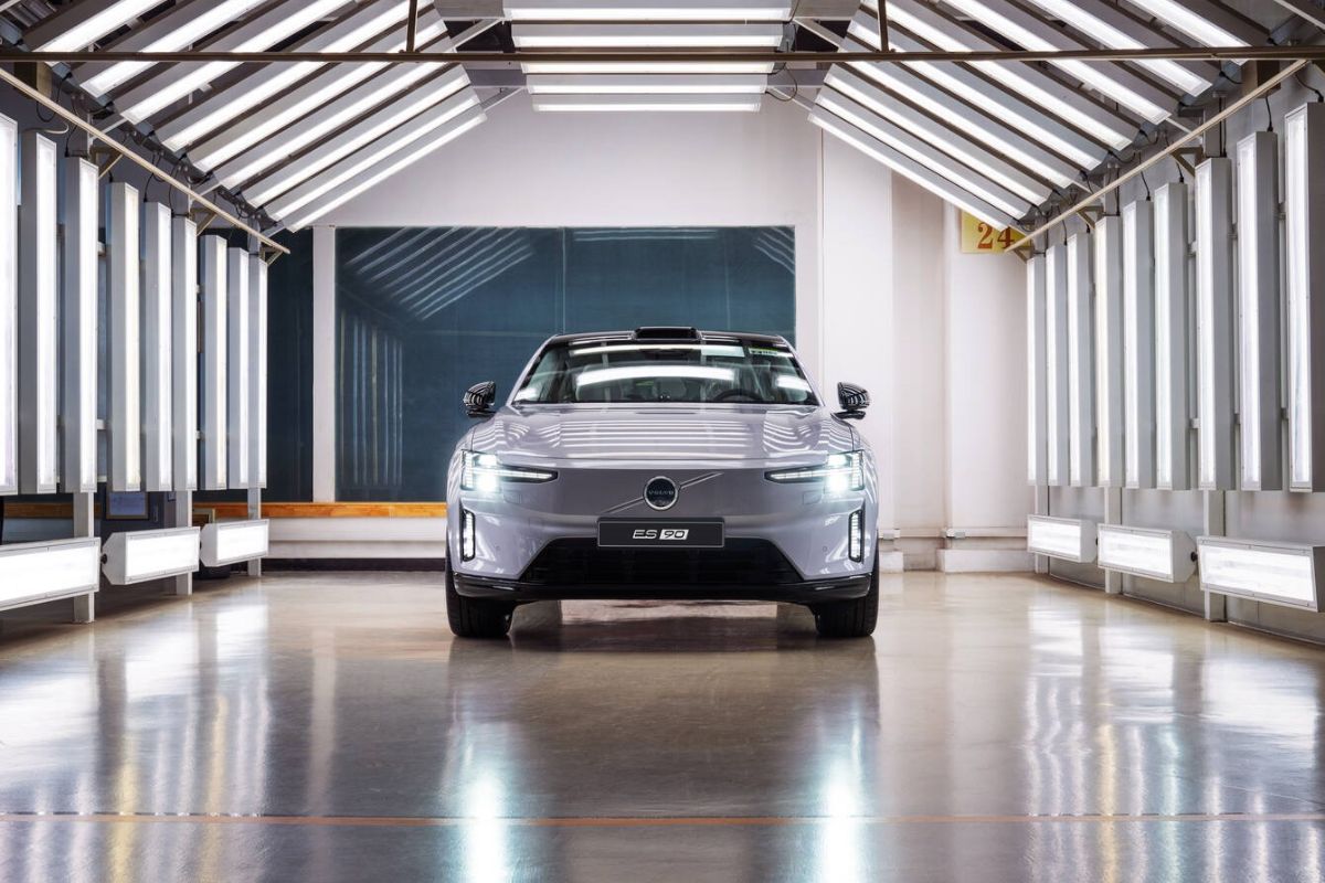 Volvo inicia produção do ES90, a primeira berlina elétrica da marca 2 ES90