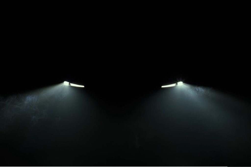 Dacia Spring ganha músculo com dois novos motores 5 Tesla anuncia novo produto com pequeno clip que mostra faróis no escuro total