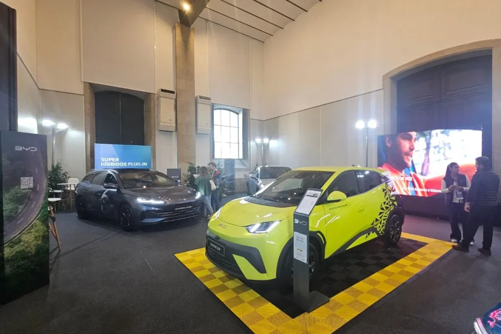 Carros elétricos são os mais vendidos em outubro 3 A BYD foi quem mais carros elétricos vendeu