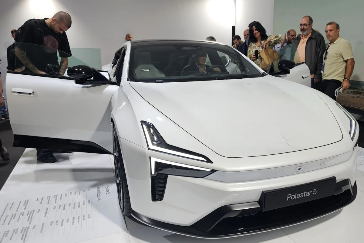 Polestar 5 eleito Melhor Veículo Elétrico no SAHE 2025 por votação do público 2 Jornalistas tomam o primeiro contacto com o Polestar 5