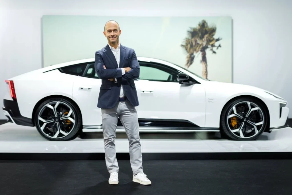 Polestar 5 eleito Melhor Veículo Elétrico no SAHE 2025 por votação do público 3 Miguel Pinto, o CEO da Polestar Portugal, posa diante do Polestar 5 no dia apresentação