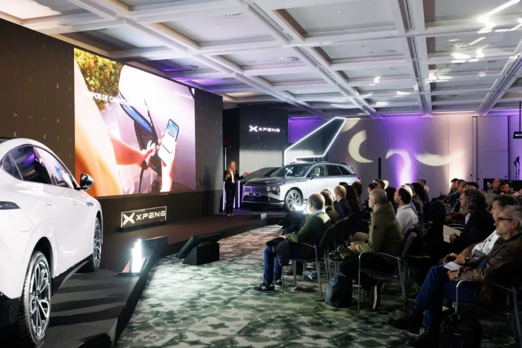 Tesla Model Y impressiona Euro NCAP e não é o único 4 Xpeng apresenta os SUV G6 e G9 perante umqa plateia de jornalistas