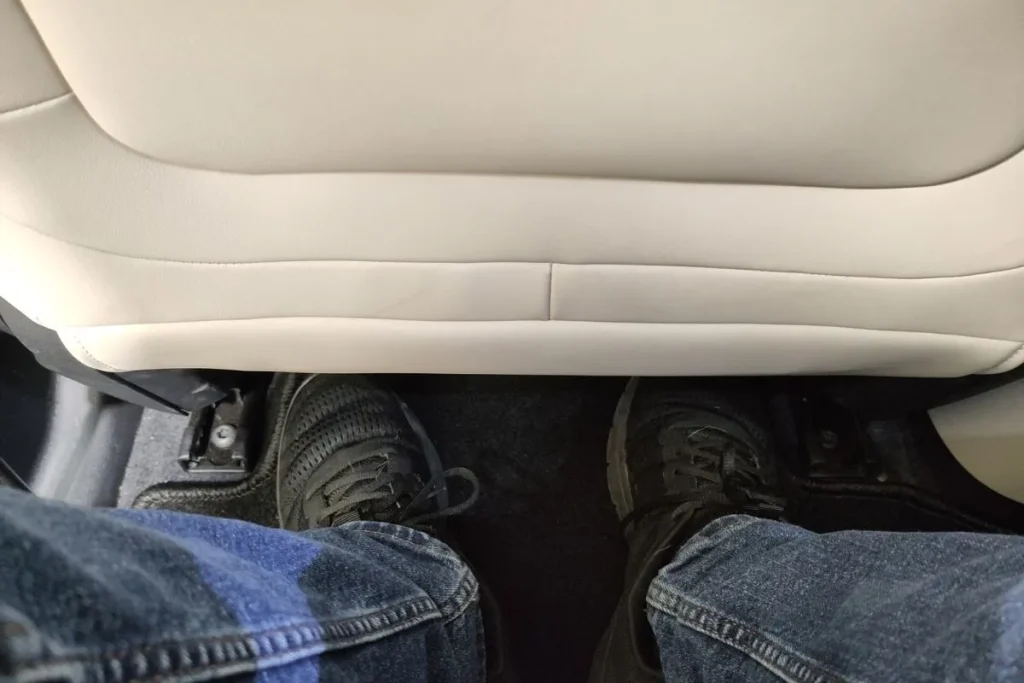 Firefly: urbano e familiar 7 O espaço para pernas no Firefly é bom