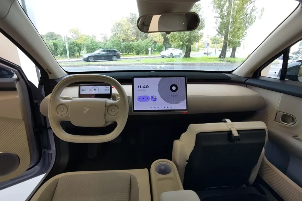 Firefly: urbano e familiar 8 No Firefly, o banco dianteiro do passageiro é rebatívek