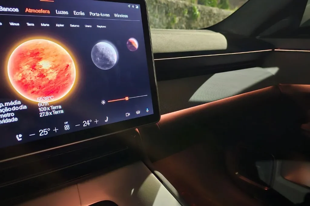 Polestar 4: a marca sueca ouviu os clientes 9 A luz ambiente do Polestar 4