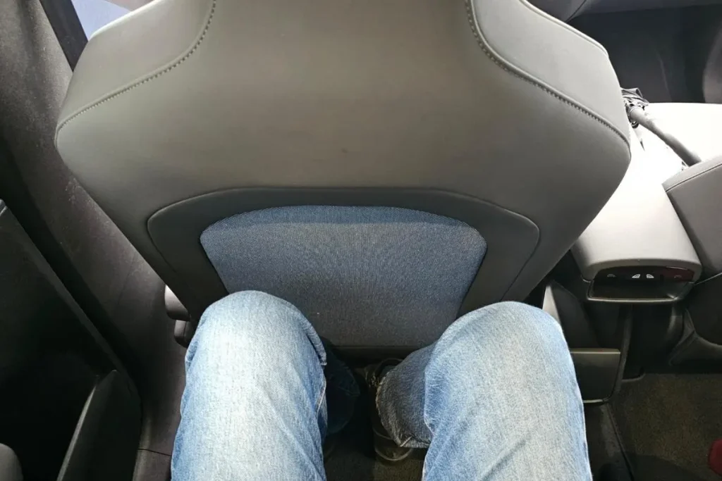 EX30: ao volante do mais giro dos Volvo 5 O espaço para as pernas na fila traseira do Volvo EX30 é pouco