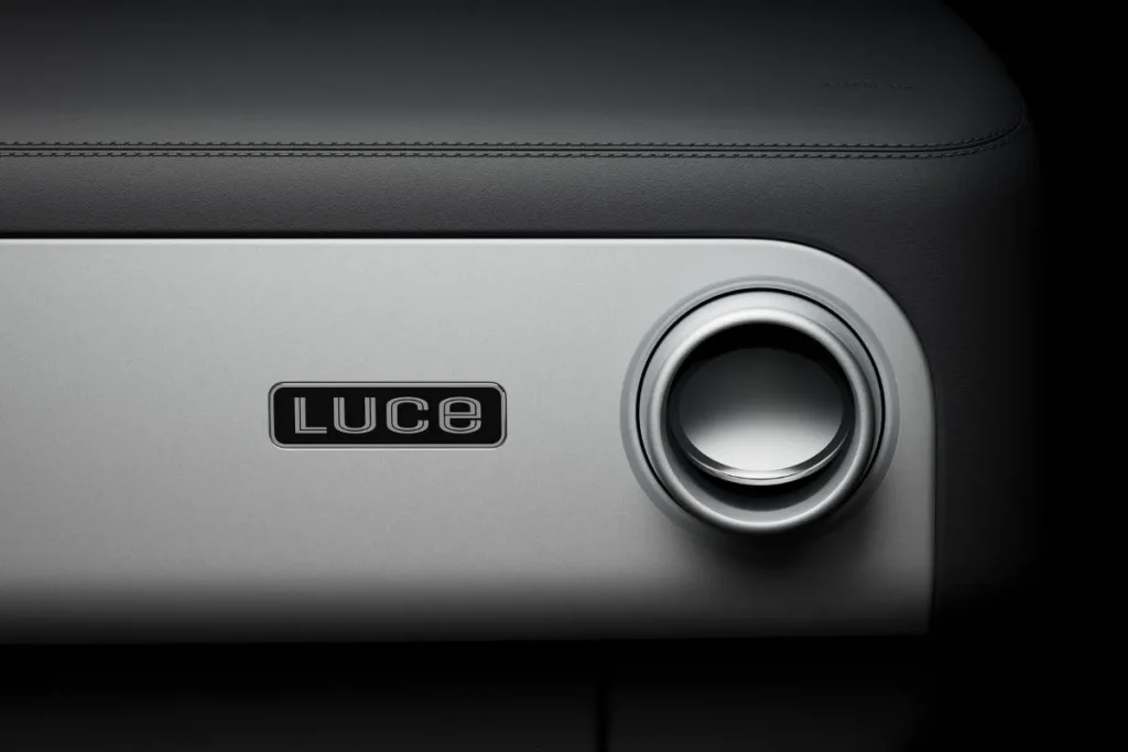 Ferrari Luce: o primeiro elétrico de Maranello é feito para ser tocado 3 Assinatura do Ferrari Luce