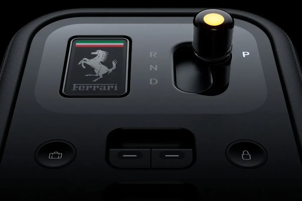 Ferrari Luce: o primeiro elétrico de Maranello é feito para ser tocado 8 Ferrari Luce chave