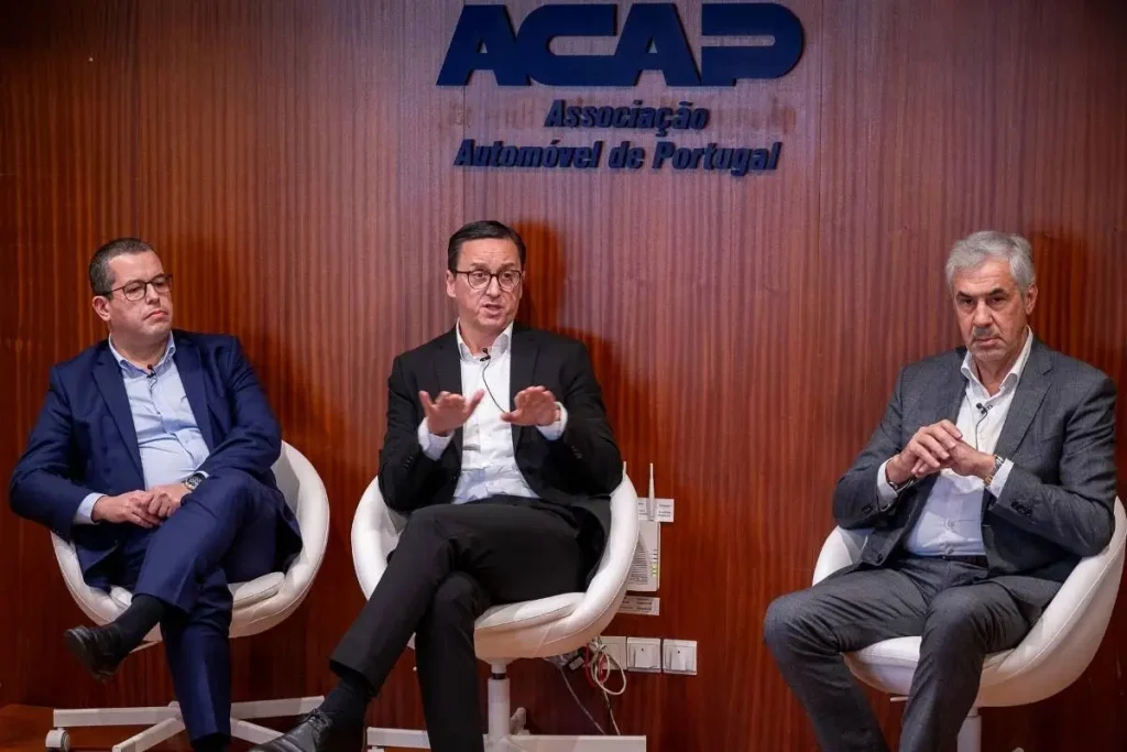 ACAP quer incentivo ao abate para tirar 40 mil carros velhos da estrada em 2026 3 Carros velhos conferência de imprensa