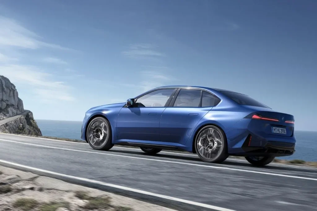 BMW i3 50 xDrive chega a Portugal no outono 3 BMW i3 50 xDrive visto de lado