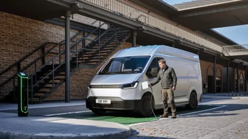 Ford Transit City para frotas urbanas: 254 km de autonomia e sem opcionais 6 Ford Transit City