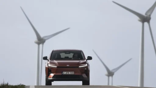 Toyota bate recorde na Europa: 25.640 carros elétricos em três meses 9 Toyota C-HR+