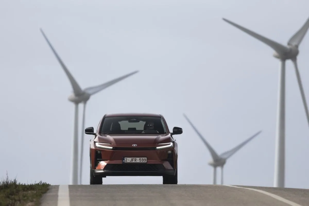 Toyota bate recorde na Europa: 25.640 carros elétricos em três meses 2 Toyota C-HR+