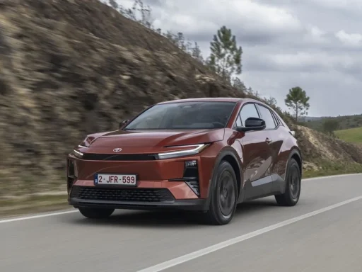 Toyota C-HR+: o best-seller torna-se 100% elétrico 3 Toyota C-HR+