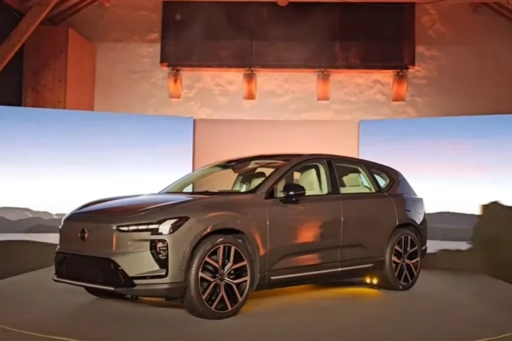 Volvo EX60 tem autonomia de 810 quilómetros 3 O Volvo EX60