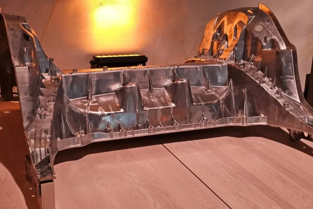 Volvo EX60 tem autonomia de 810 quilómetros 7 A peça mega casting que substitui centenas de peças