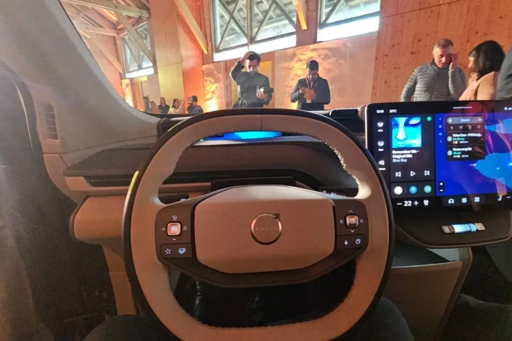 Volvo EX60 tem autonomia de 810 quilómetros 9 Volante do Volvo EX60
