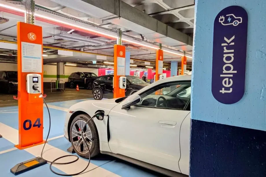 Ana Barbosa Leal: parques da Telpark com 447 pontos de carregamento 2 carro carrega num posto instalado em parque da Telpark
