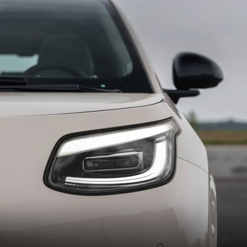 AION UT: hatchback da GAC chega a Portugal até ao verão 6 Aion UT: pormenor da ótica