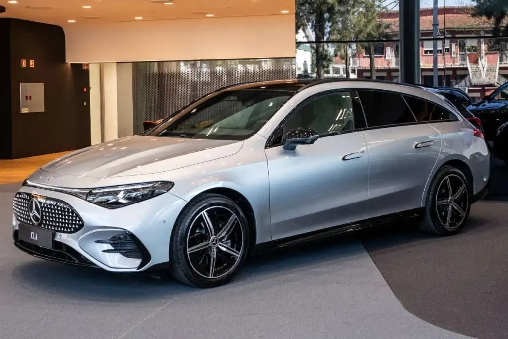 Mercedes-Benz CLA Shooting Brake chega com 756 km de autonomia 4 A Mercedes-Benz CLA Shooting Brake no stand