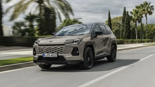 Toyota sem planos para um RAV4 elétrico 8 Toyota RAV4