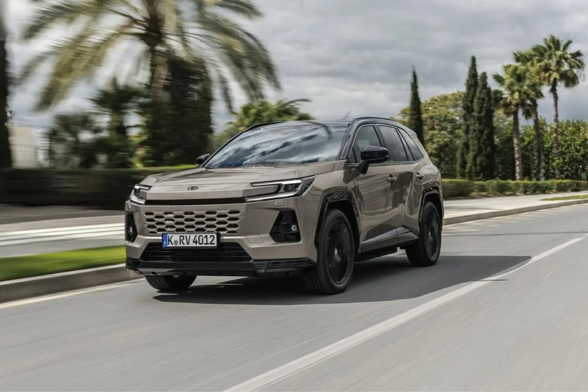 Toyota sem planos para um RAV4 elétrico 2 Toyota RAV4