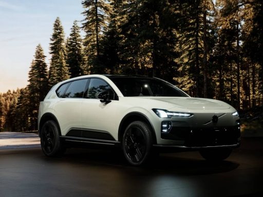 Volvo EX60: encomendas obrigam a aumentar produção 4 Volvo EX60