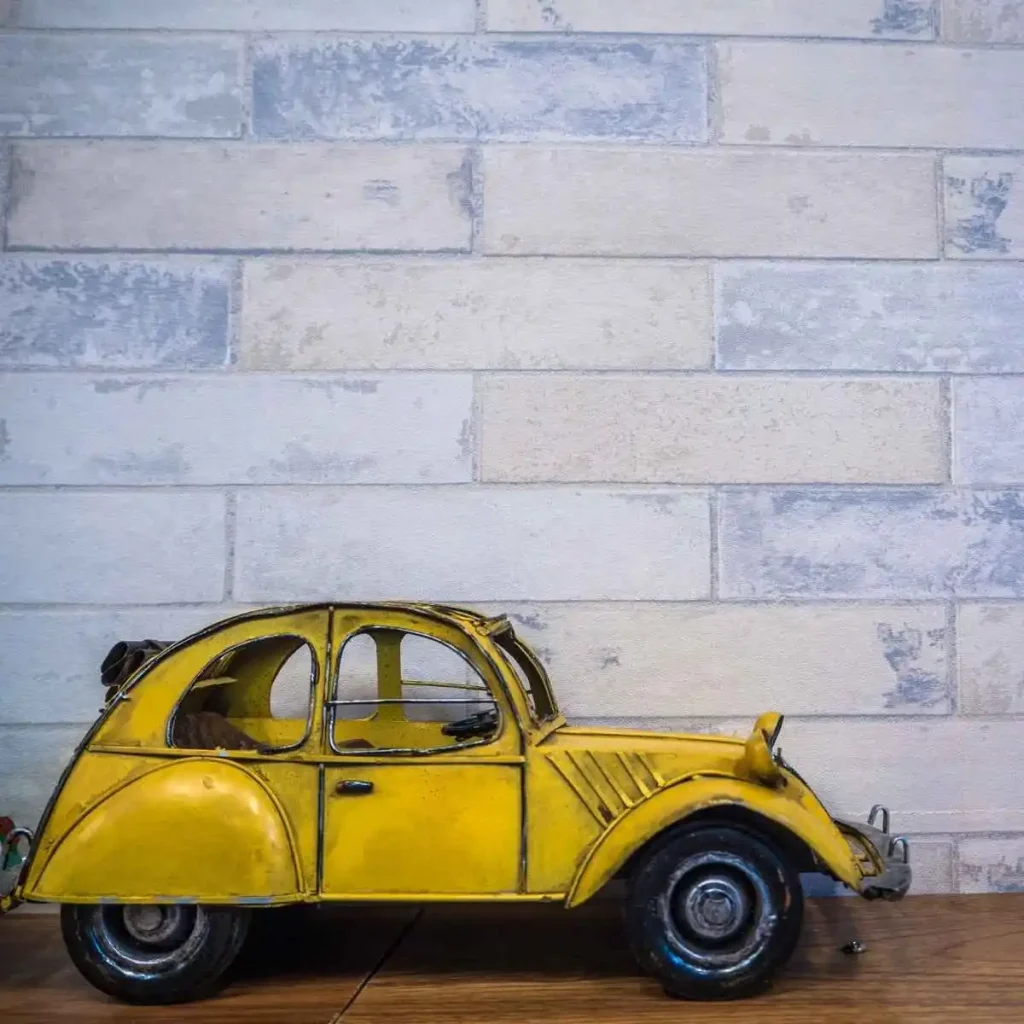 Citroën prepara 2CV elétrico por menos de 15.000 euros 3 O citroen 2C em brinquedo