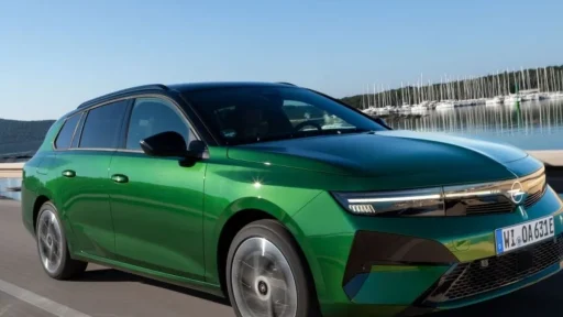 Opel Astra Sports Tourer Electric com consumo de 15,7 kWh/100 km 15 Opel Astra Sports Tourer Electric
