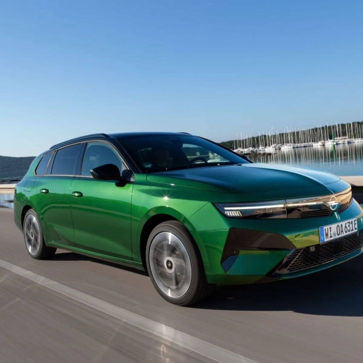 Opel Astra Sports Tourer Electric com consumo de 15,7 kWh/100 km 2 Opel Astra Sports Tourer Electric