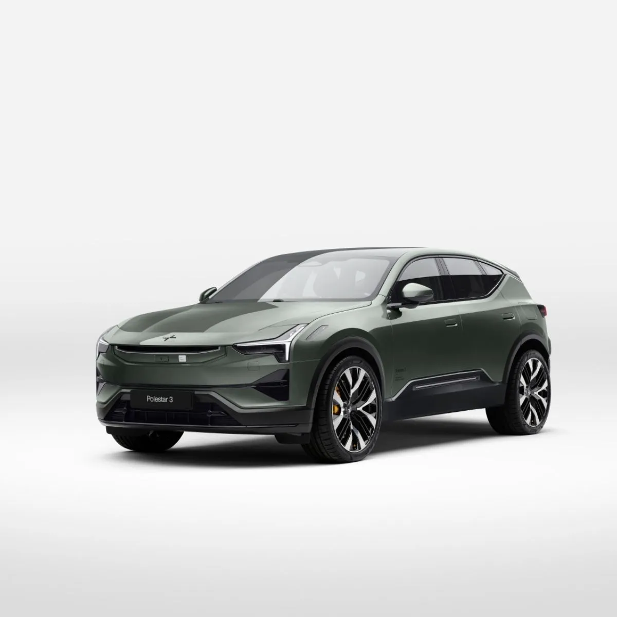 Polestar 3 passa a 800 volts e carrega 10 a 80% em 22 minutos 2 O Polestar 3 fotografado em estúdio