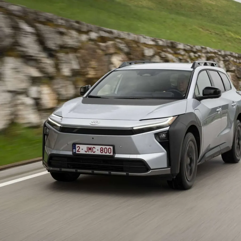 Toyota bZ4X Touring: 380 cv, 669 litros de bagageira e até 591 km de autonomia 4 Toyota bZ4X Touring