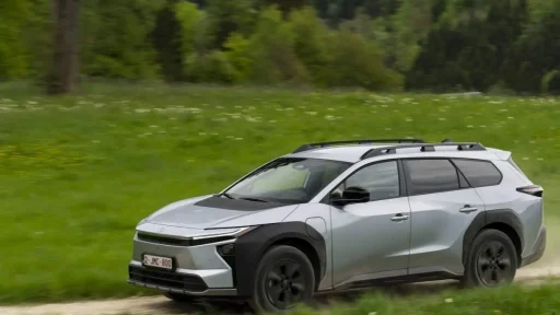 Toyota bZ4X Touring: 380 cv, 669 litros de bagageira e até 591 km de autonomia 15 Toyota bZ4X Touring
