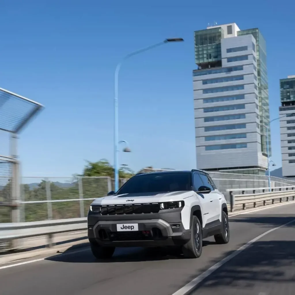 Novo Jeep Compass 4xe: elétrico de 375 cv e tração integral 4 Jeep Compass 4xe