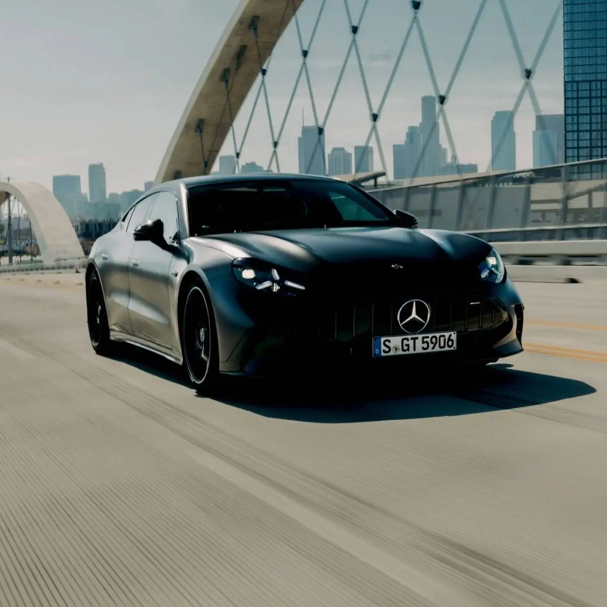 Mercedes-AMG GT Coupé 4 portas elétrico em encomenda por 160.500 euros 2 O Mercedes-AMG GT Coupé 4 portas em aceleração