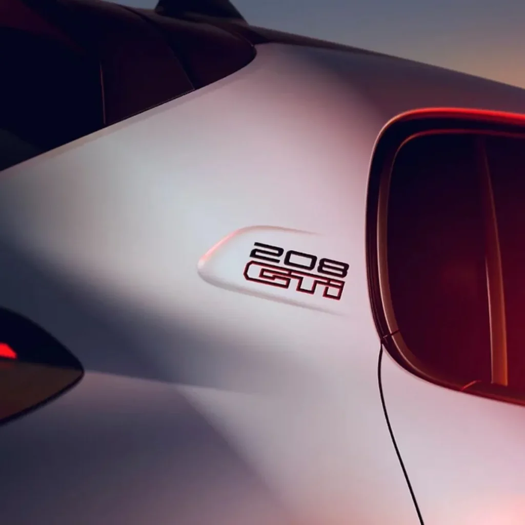 Peugeot E-208 GTi abre encomendas a partir de 44.900 euros 4 PEUGEOT E-208 GTi