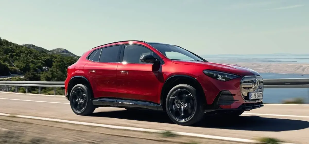 Mercedes-Benz GLA elétrico na estrada