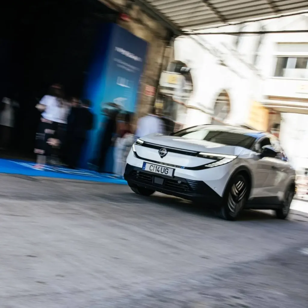 Novo Nissan LEAF já em Portugal desde 36.900 euros 3 O novo Nissan Leaf na apresentação