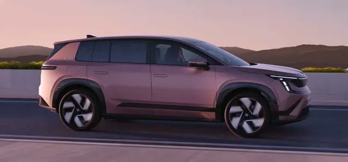 Skoda Peaq visto de lado