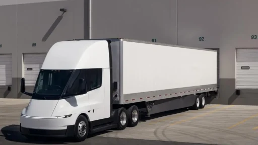 Tesla revela em setembro as especificações europeias do Semi 8 O Tesla Semi
