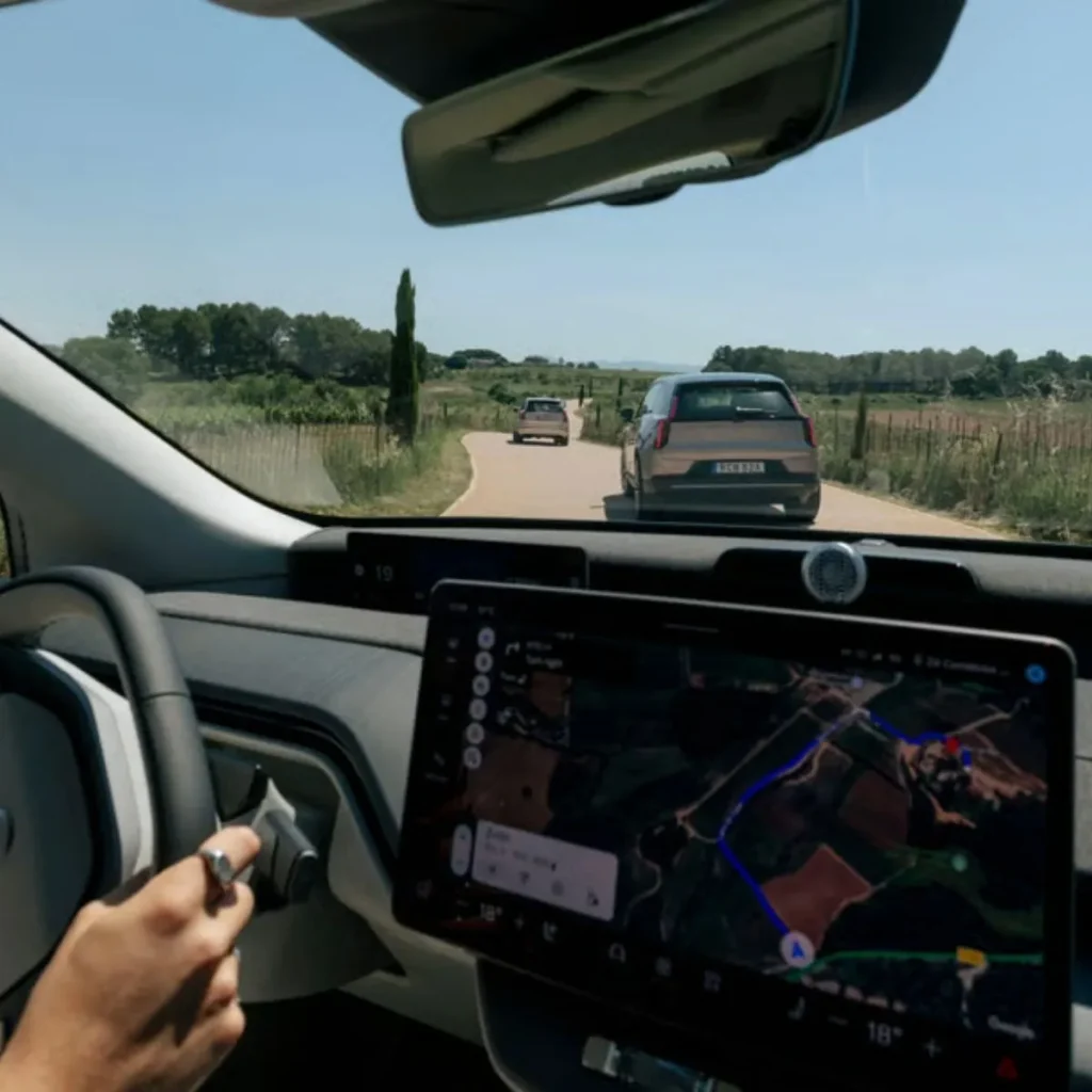 EX60, EX90 e ES90 a avisam outros Volvo sobre perigos na estrada 3 Volvo seguranca