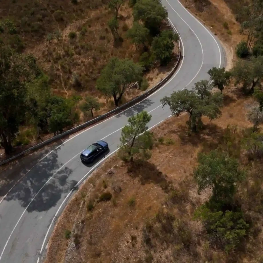 BMW iX3 faz Nacional 2 e chega a Faro com 20% de bateria 2 BMW iX3 na Nacional 2, em foto aérea