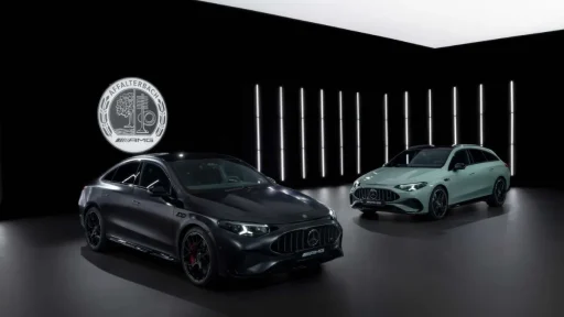 Mercedes-AMG CLA 45 chega a Portugal por 80.600 euros 7 O Mercedes-AMG CLKA 45 nas versões berlina e shooting break