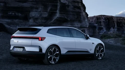 Polestar 4 SUV com vidro traseiro já à venda em Portugal 12 Polestar 4 SUV