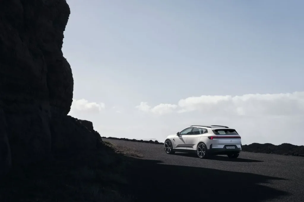 Polestar 4 SUV com vidro traseiro já à venda em Portugal 7 Polestar 4 SUV