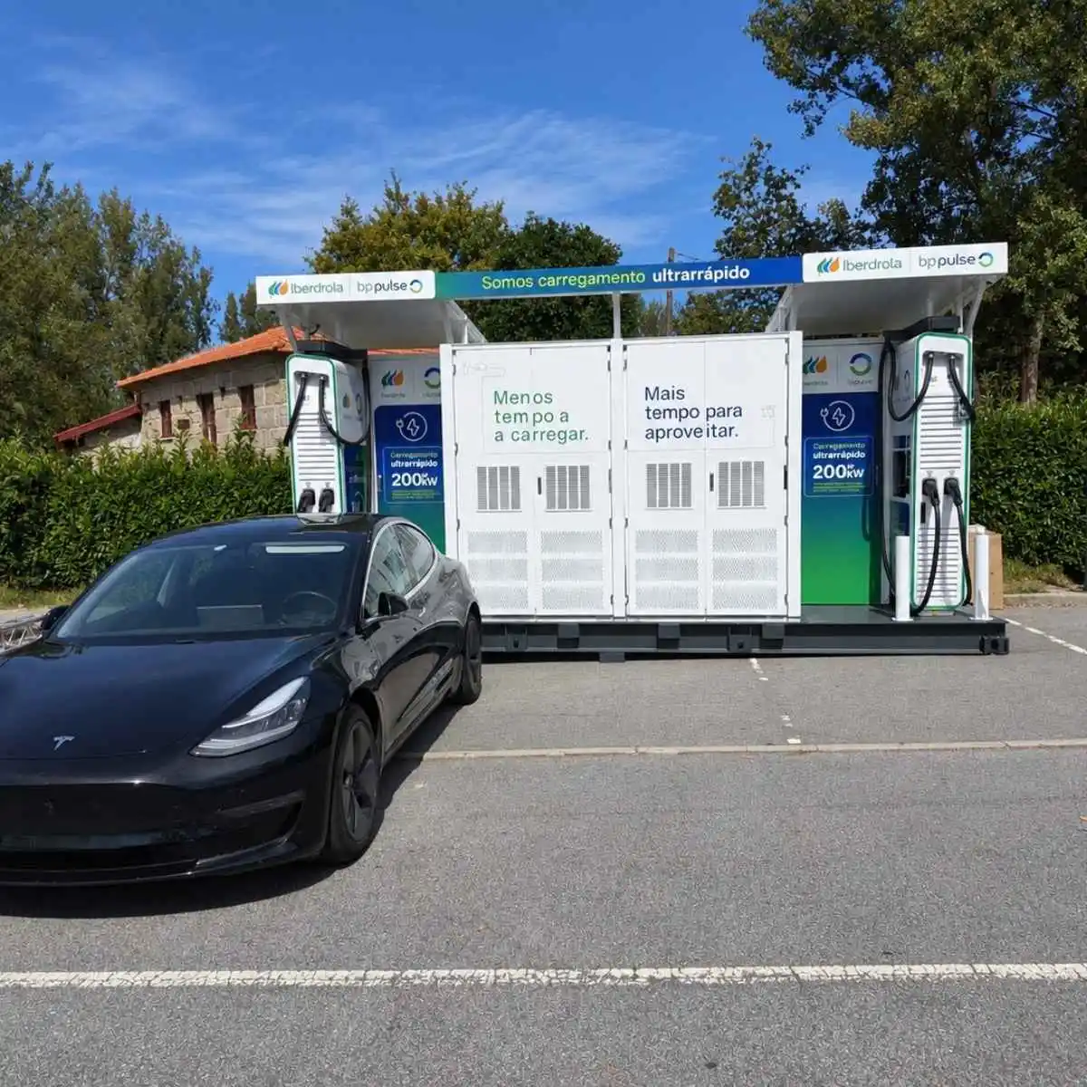 Iberdrola | bp pulse apresenta módulo móvel SKID 2 O equipamento móvel de carregamento SKID da Iberdrola | bp pulse