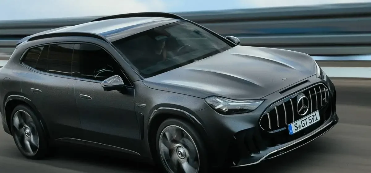 O Mercedes-AMG GT Turbo na estrada